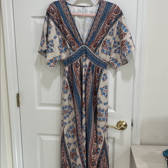 Dresses & Skirts - Bohemian Floral Maxi Dress